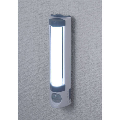 朝日電器 LEDライト 電池式 LEDセンサーライト 多目的LEDナイトライト 屋内用 9lm 白色LED PM-L255