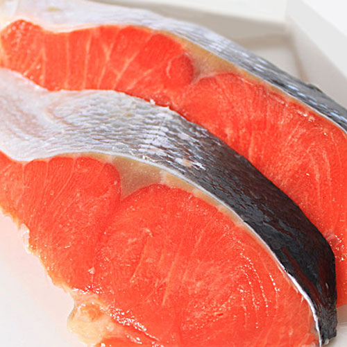 【今季販売終了】天然塩紅鮭まるごと1尾2kg（切り身加工・北海道加工）